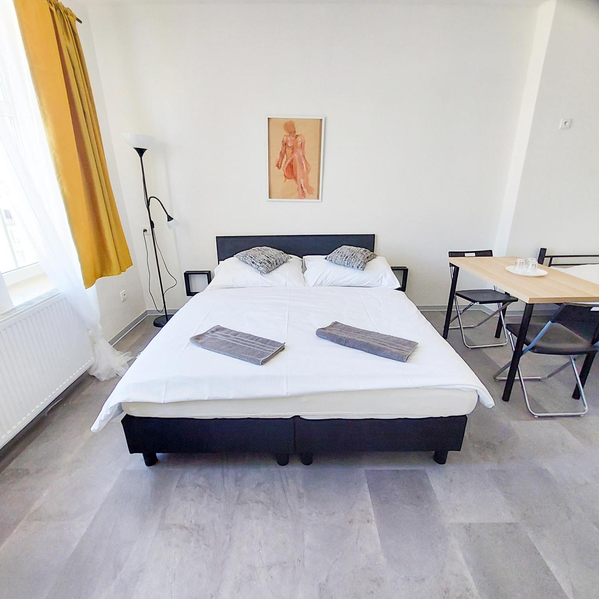 Room For Three Number1 Prague 7 Prag